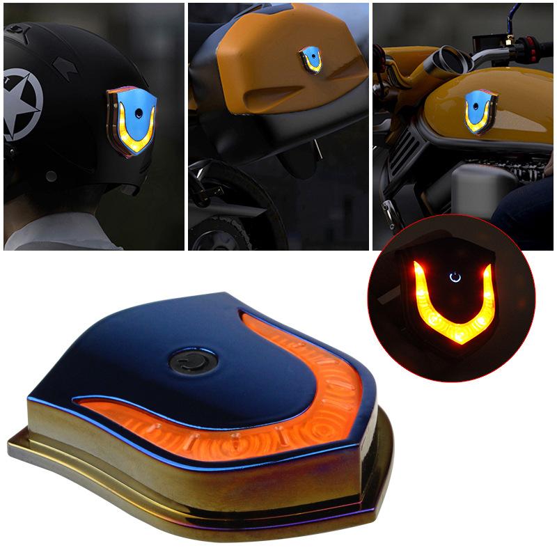2025 Nowy 1 szt. Tylne światło do kasku motocyklowego Ładowanie przez USB Motocykl Boczna skrzynka Światło ostrzegawcze Jazda nocna Wyposażenie tylnego światła