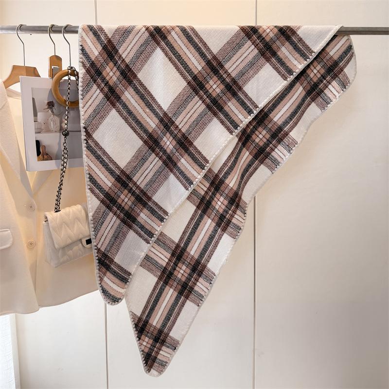Plaid scarf women's triangle scarf scarf fashionable warm light luxury versatile commuter imitation cashmere autumn and winter new shawl