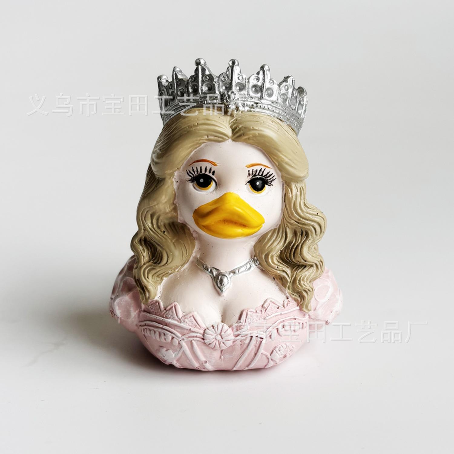 

Resin Cute Crown Princess Duck Statue Unique Tabletop Decoration Ornament with Crown Decoration