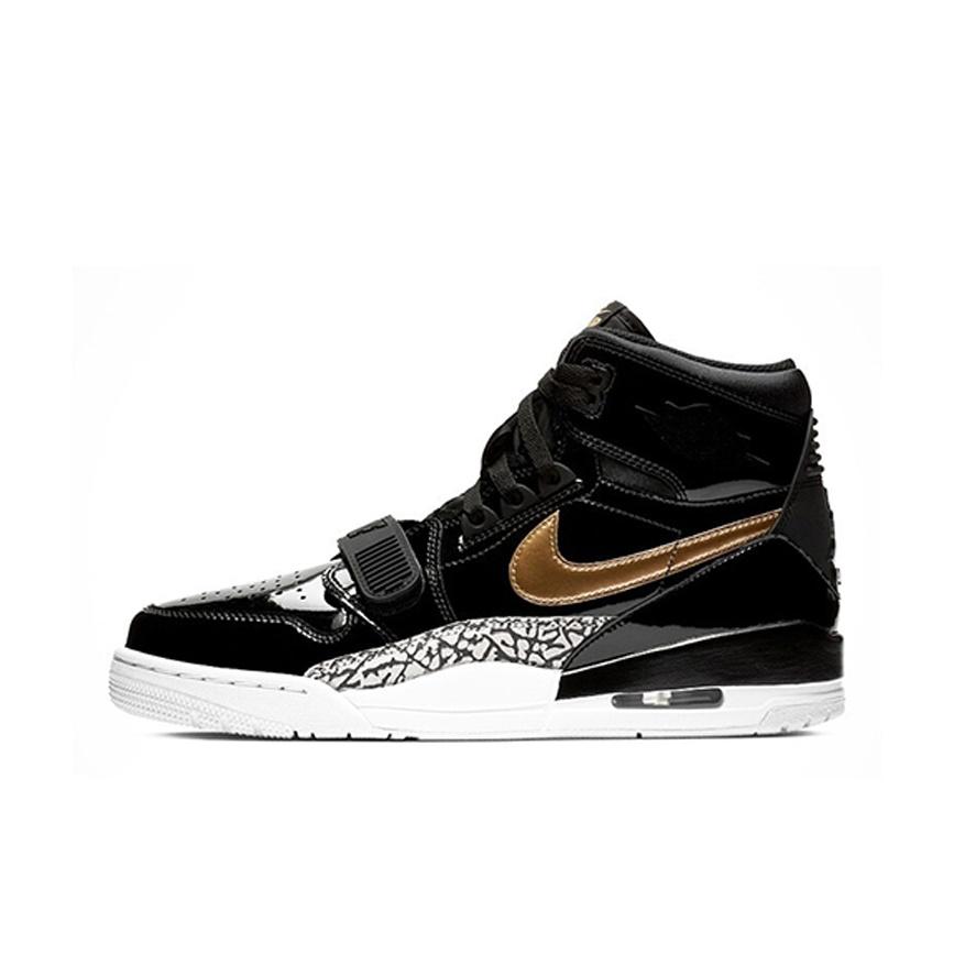 

Jordan Legacy 312 Black Gold Patent GS 35.5