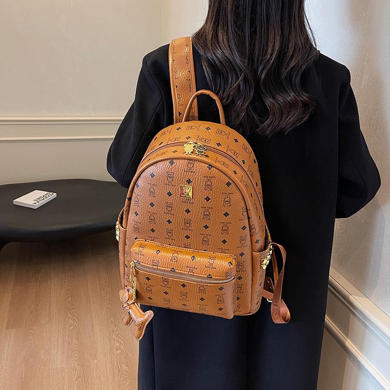 New backpack women's bag cartoon bear backpack large capacity commuter backpack wide shoulder strap travel schoolbag