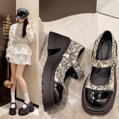 Neue bestickte bedruckte Low-Cut Preppy Style Übergröße Kleine Lederschuhe Damenschuhe