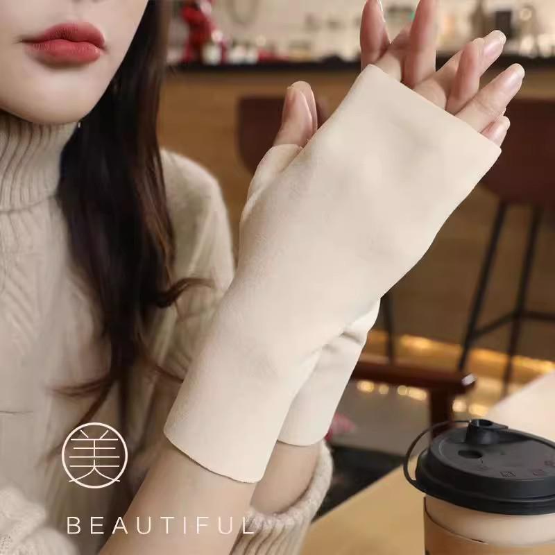 Women's and Men's Autumn/Winter Self-Heating Half-Finger Touchscreen Gloves with Velvet Lining