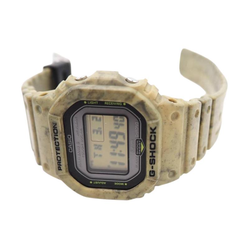 Casio Wasserdichte Sport- und Freizeit-Solar-Quarz-Uhr mit Harzarmband, japanische und koreanische Uhr für Herren und Damen, gelbes Zifferblatt, GW-B5600SL-5JF