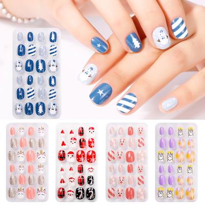 24Pcs/Caixa Unhas Postiças Desenho Animado Adesivo Traseiro Ultra-fino Press-on Unhas Removíveis Decorativas DIY Série Natal Unhas Artificiais Cobertura Completa para Senhora