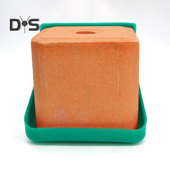 Cattle Sheep Licking Brick Box Salt Bricks Mineral Block Feeder Livestock Feeding Rack Anti-Slip Plastic Nutrition Lick Holder Tray for Farm Home