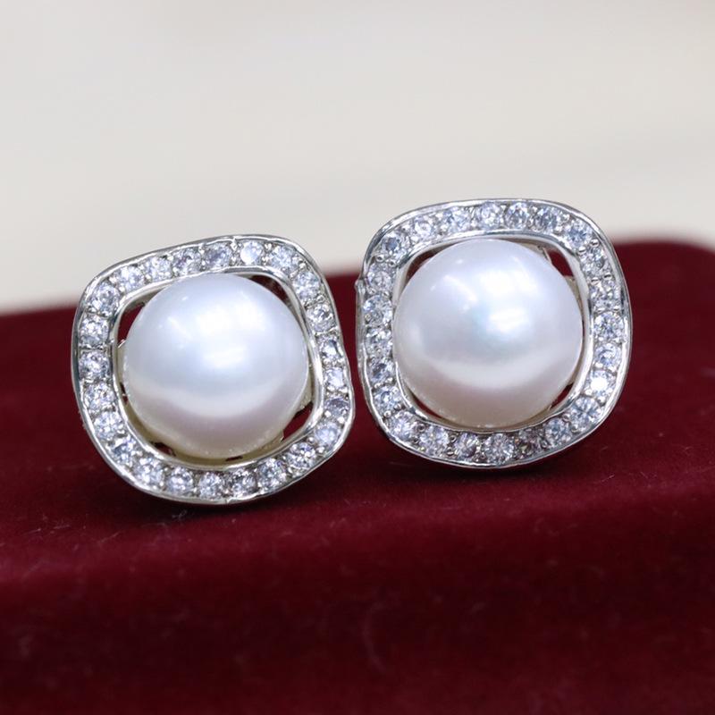 18K Gold Plated Freshwater Pearl Stud Earrings with Zircon, 8-9mm, Fashionable and Versatile for Women.