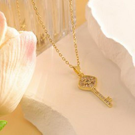 Fade-Resistant Stylish Key Necklace for Women - Chic & Versatile Summer Accessory with High-End Appeal