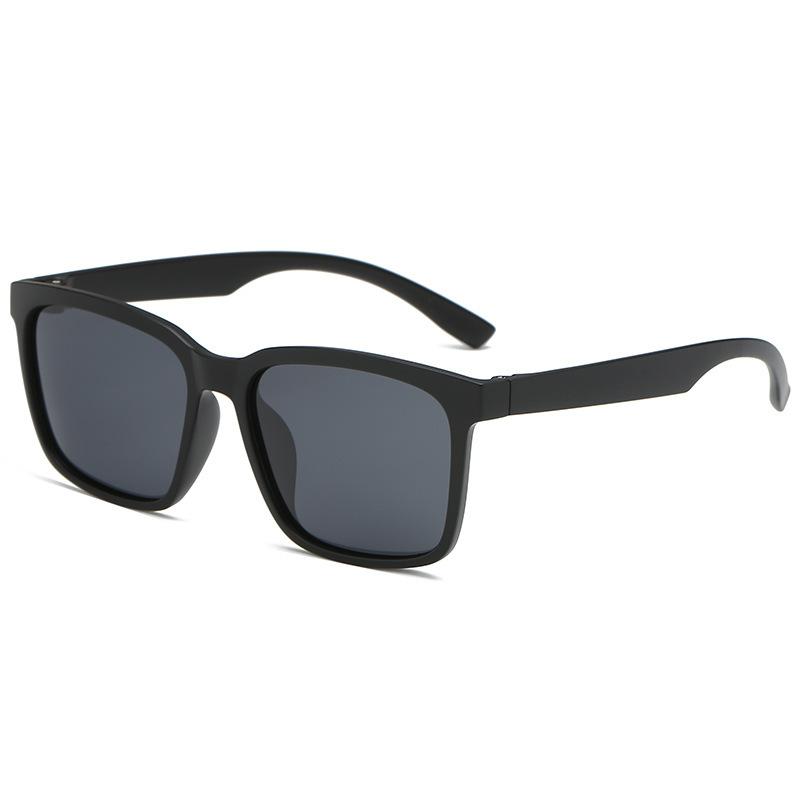 Women s Polarized Sunglasses, Retro Fashion TR90 Driving Sunglasses, Light Luxury Style Sunshade Lenses Glossy black frame, black