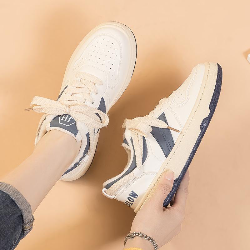 

Retro German training low-top women s shoes 2021 winter new Korean version velvet thickened warm casual versatile sports little white shoes 40