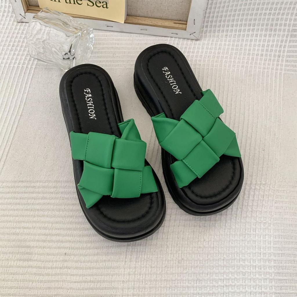 Schwarze Plateauslipper mit Absatz für Damen Sommer 2025 neu Französische High-End-Mode Strandsandalen