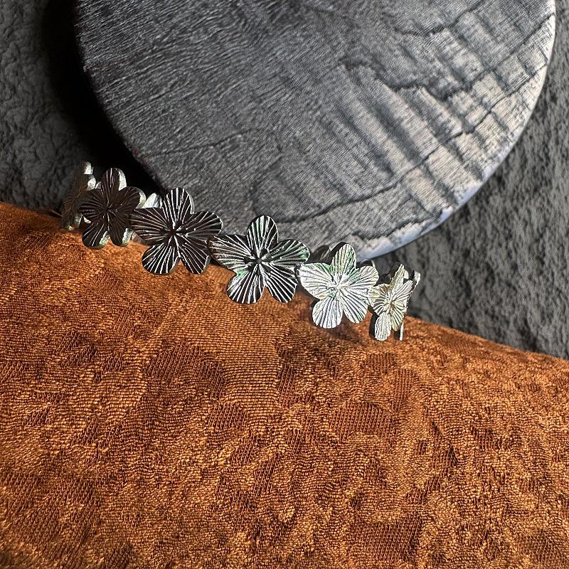 

Европейский и американский ребристый браслет-манжета из нержавеющей стали с цветком - Легкий роскошный титановый хип-хоп браслет - Открытый дизайн