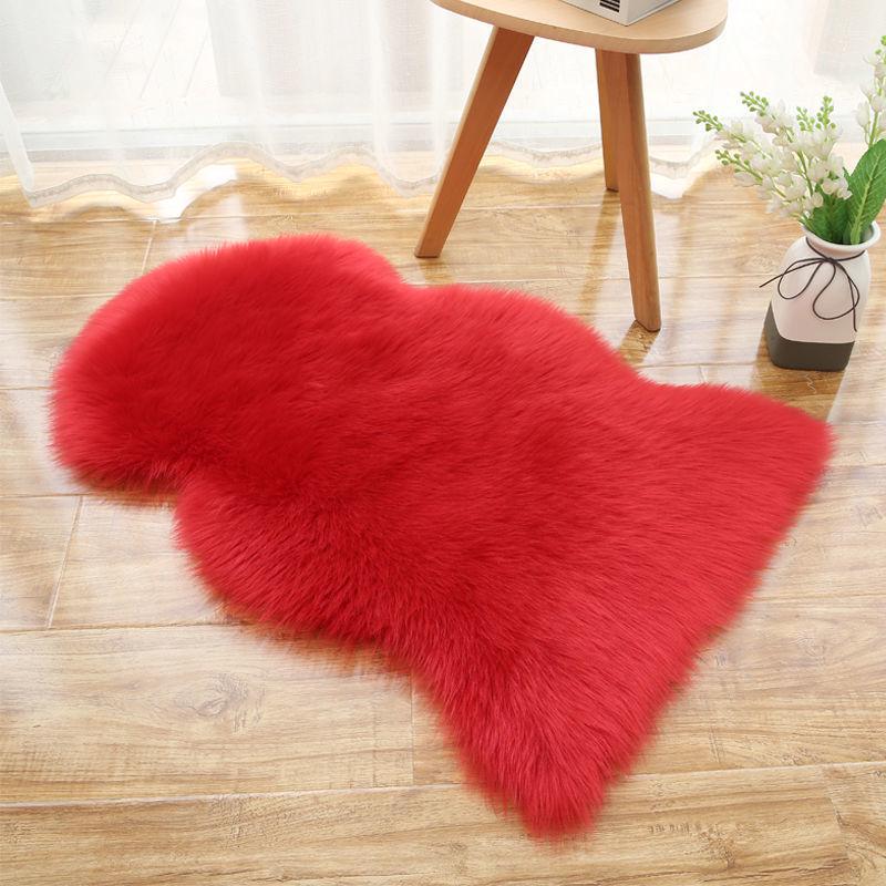 Girly Irregular-Shaped Faux Wool Plush Carpet for Bedroom, Living Room, or Bay Window