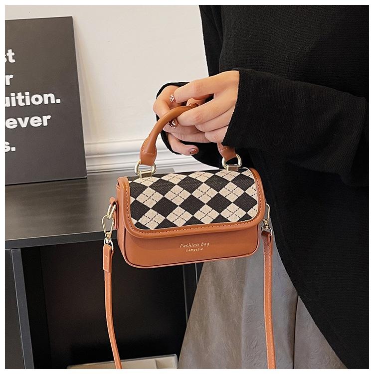 IELGY women's fashion mobile phone bag can be carried and messaged