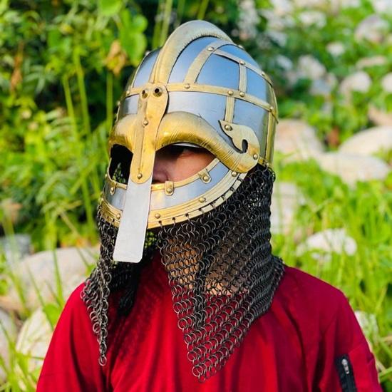 Vandal Medusa Helm Wikinger Kettenhemd Stahl und Messing Helm Nordischer Kriegerhelm Perfekt für Cosplay Bestes Geschenk Helm