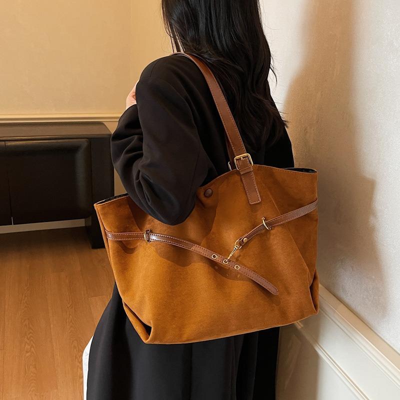 Autumn and Winter New Simple Retro Style Large Capacity Women's Tote Bag Literary and Artistic Fan Shoulder Armpit Bag