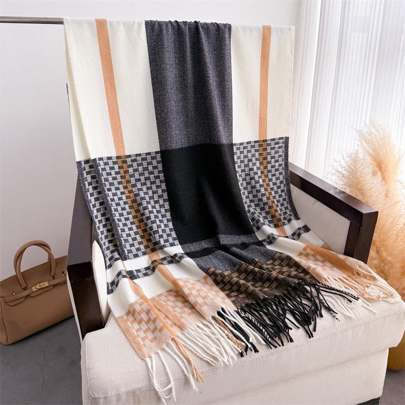 Interwoven Plaid Autumn And Winter Warm Scarf Women'S Shawl Fashion Versatile Commuter Fringed Imitation Cashmere Scarf