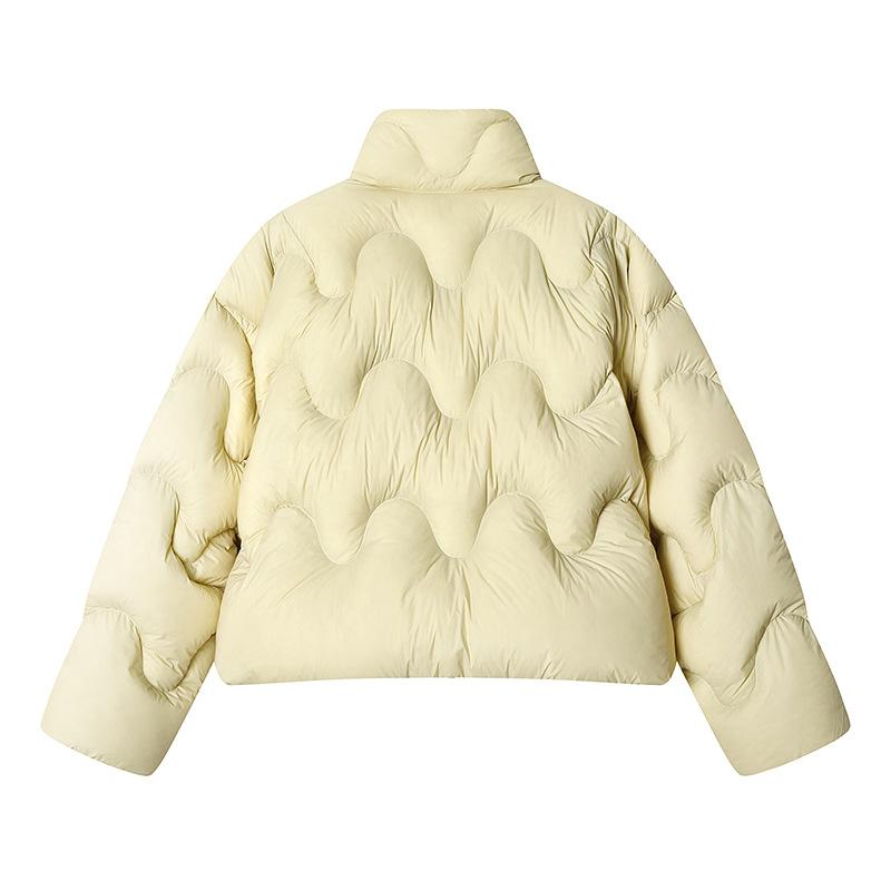 High-end White Duck Down Jacket Women's Short Winter Design Wavy Pattern Light Large Bread Clothes Tide