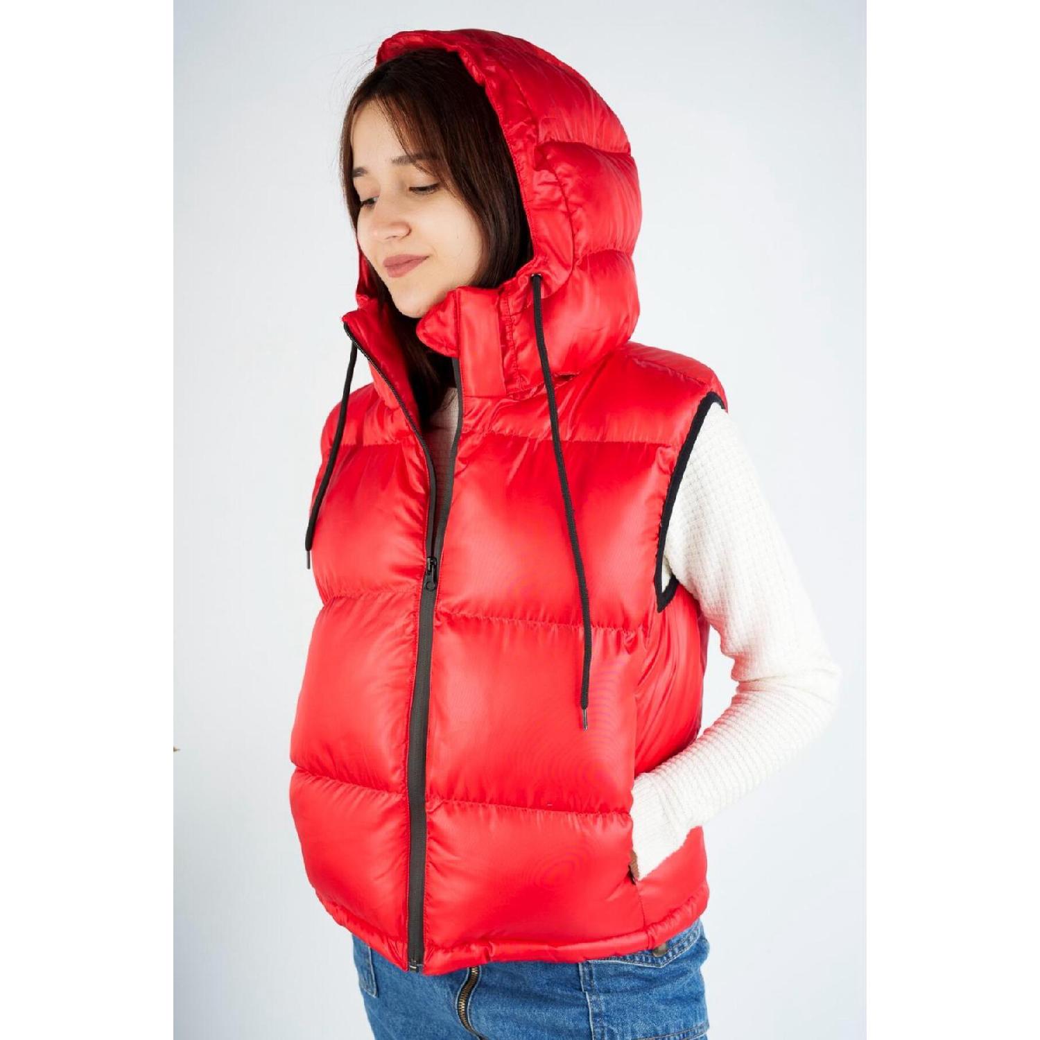 

Пуховик с капюшоном