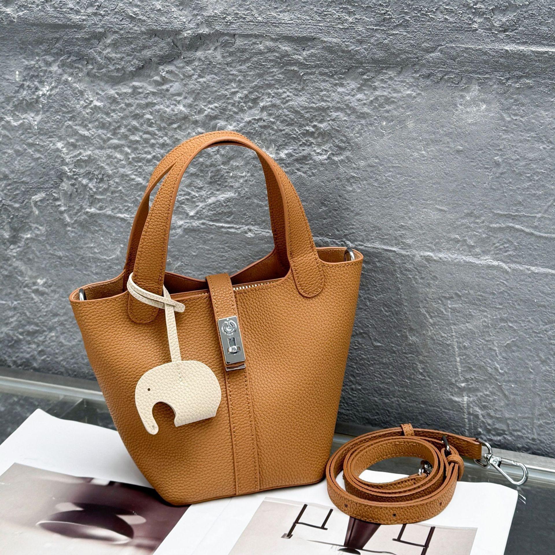 

Vegetable basket bag women s bag new simple fashion versatile foreign style casual age reduction high quality shoulder messenger bag 24*12.5*16 золотисто-коричневый