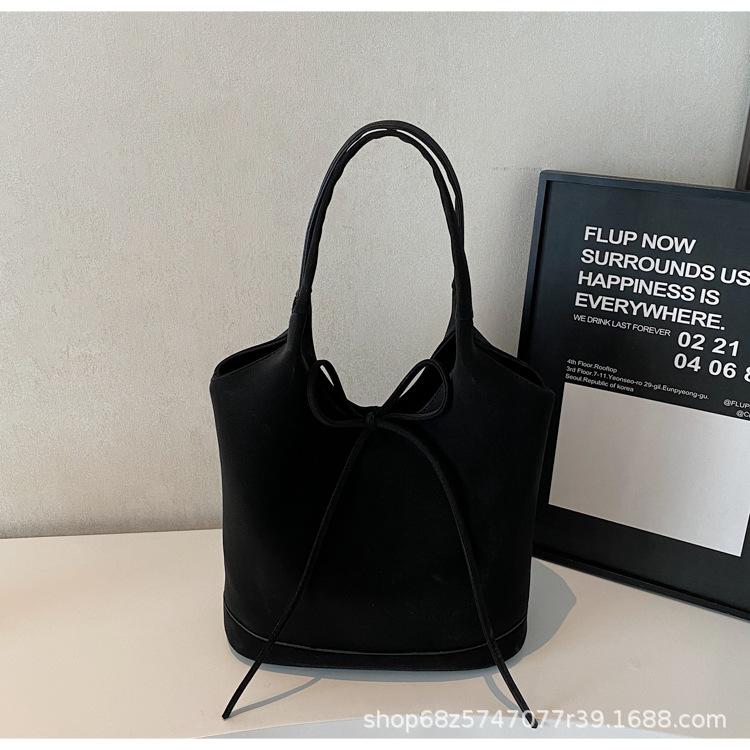 Exquisite large-capacity bag women's 2025 new fashionable retro soft leather shoulder bag casual commuter tote bag