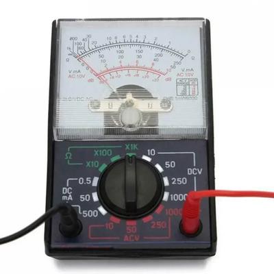 Kompaktes Analog-Multimeter Tester 110A Ohmmeter x10/x100/x1K AC/DC Spannung und Strom Breites Anwendungsspektrum