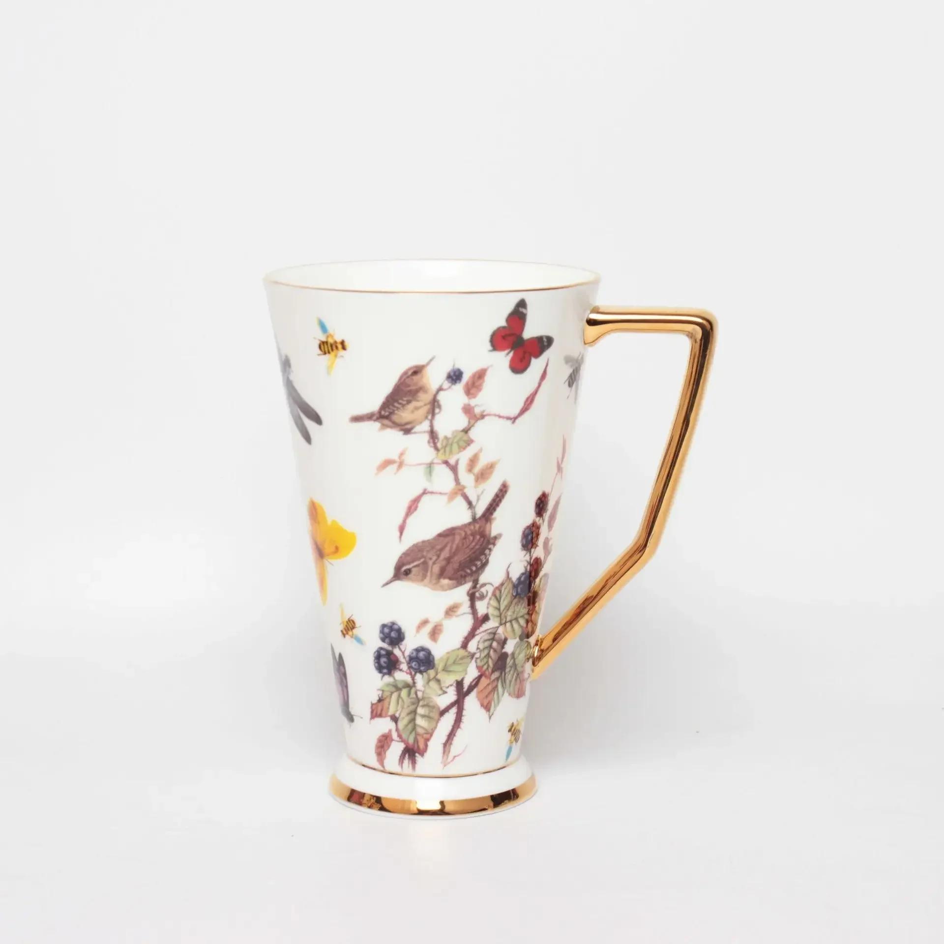 

Кружка из костяного фарфора Керамическая чашка большой емкости Пасторальная чашка с цветком и рогом птицы Бокал Чашки для воды Кофейные чашки Кружка Кофейная кружка 570ML