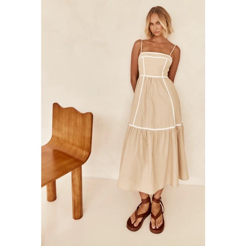 

Женское свежее милое платье средней длины с небольшим вырезом на шее XL белый/абрикосовый