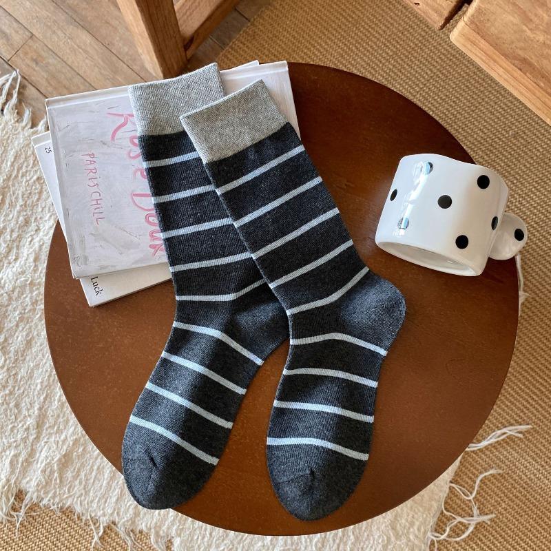 Women's Autumn and Winter Color-blocking Striped Mid-calf Socks, Versatile Color-blocking Long Calf Socks, Boneless Pile Socks for Women