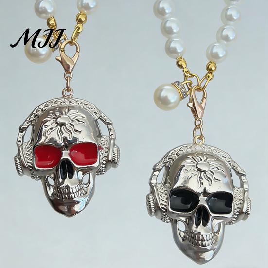 Unique Car Mirror Dangler Skull Hanging Ornament, Gothic Faux Pearl Chain Auto Rear Spooky Vehicle Accessories View Charm, Funny Interior Pendant for