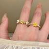 Daisy Small Flower Pearl Ring - Women's Niche Finger Ring with Light Luxury and High-end Feel