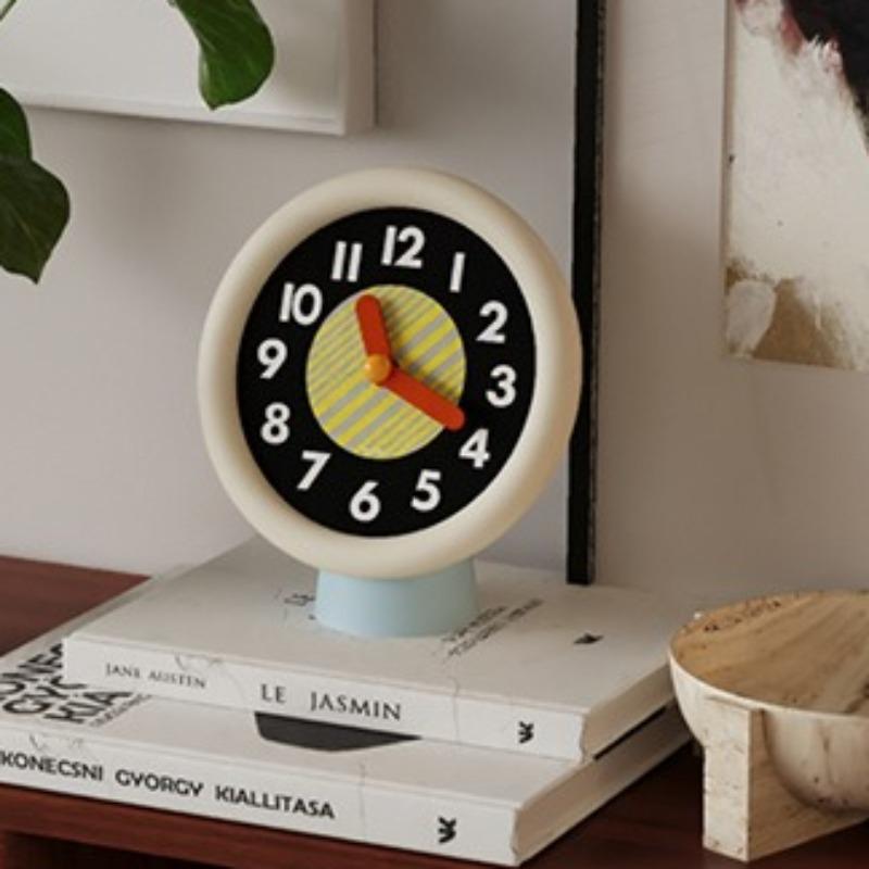 Luxury Table Clock Silent Aesthetic Desk Clocks Modern Decorative Tabletop Watch Living Room Desktop Watches Table Decorations