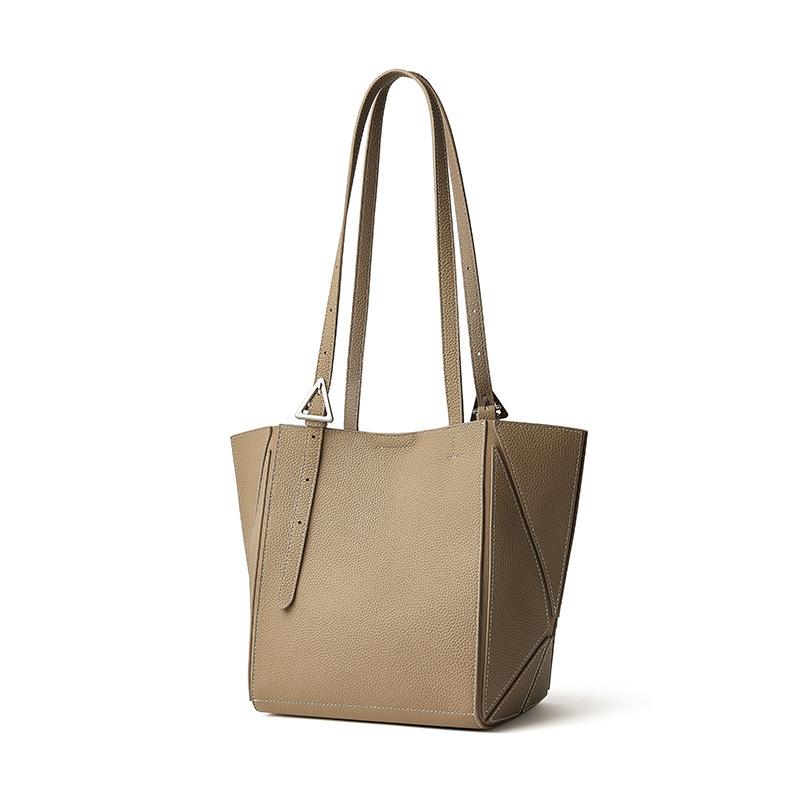 And New Style Armani Fashion Top Layer Cowhide Leather Tote Genuine Leather How Much Can The Bag Be Transformed Single Shoulder Large Bag