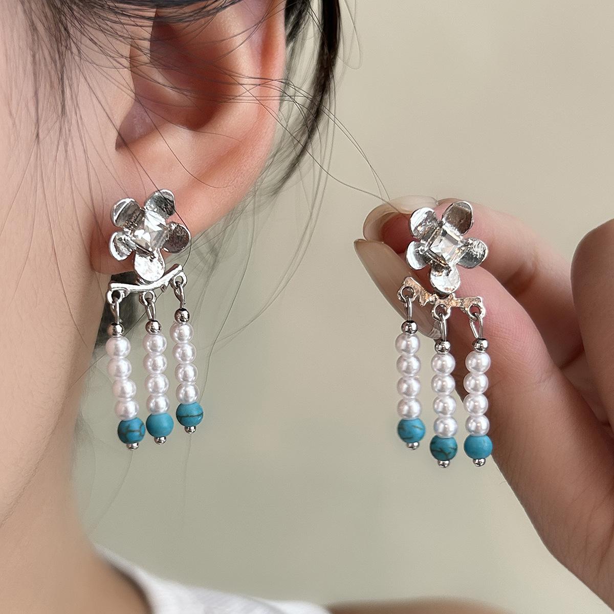 Ethnic Style Retro Stud Earrings Diamond-Set Fashion Flower Fringed Pearl Earrings Niche Temperament Earrings