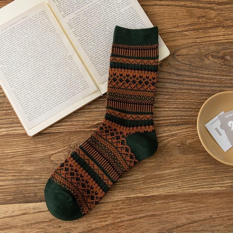 Female Spring and Autumn Retro Sweat Absorption Deodorant In The Tube Stack Socks