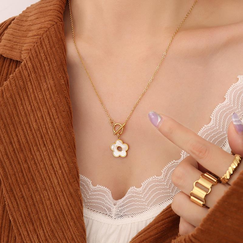 Wind Temperament Elegant Personality Cross Chain Ot Buckle Natural White Sea Shell Flower Pendant Necklace P132