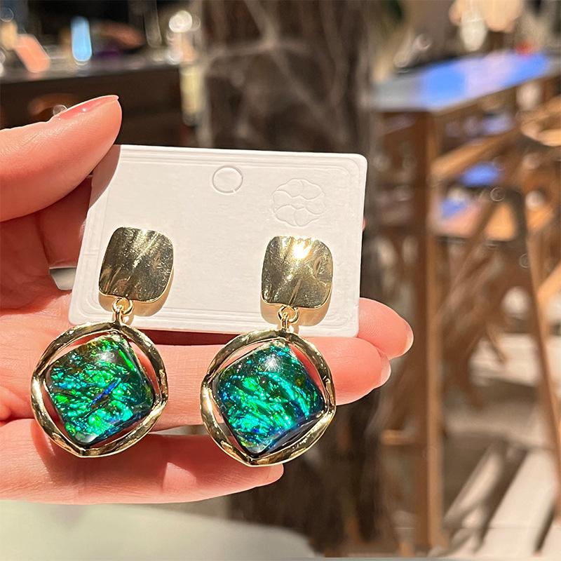 New Trend Gradient Green Square Pendants Women's Hanging Earrings Hollow Rhombic Geometric Statement Dangle Earrings 2025
