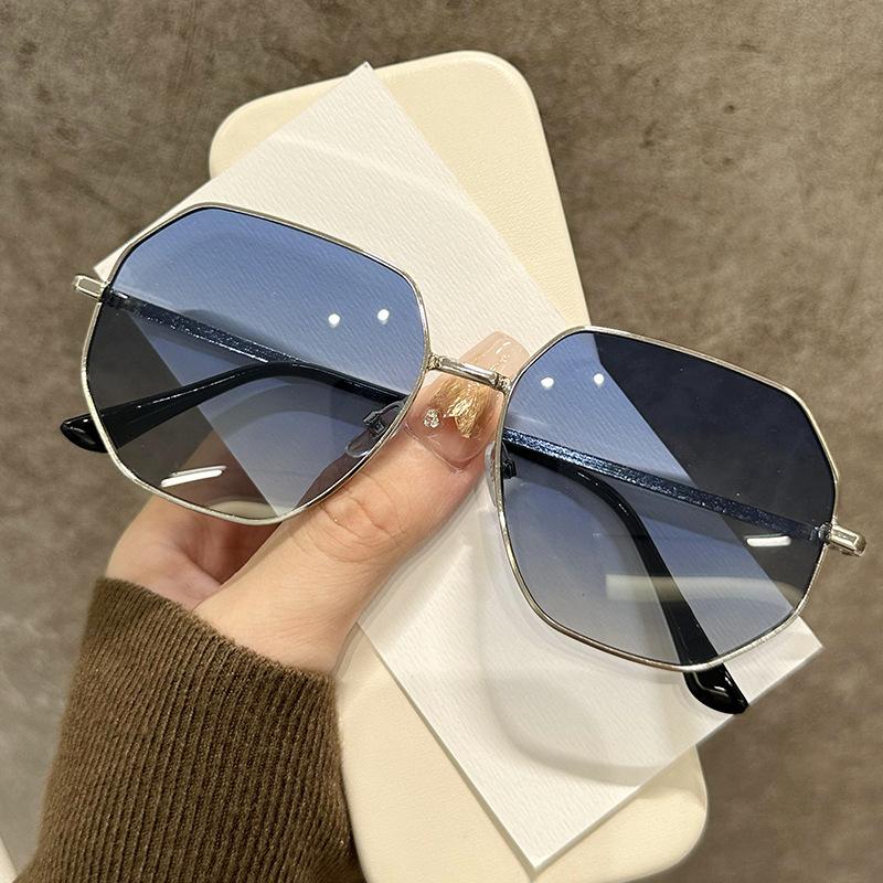 

Metal Polygon Transparent Blue Sunglasses Men And Women Driving Sunshade Sunscreen Uv Protection Fashion Sunglasses