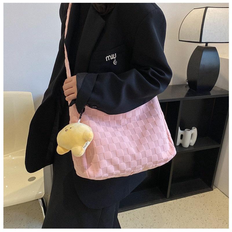 IELGY women's plush plaid handbag, retro large-capacity one-shoulder casual hand carry messenger bag (no pendant)