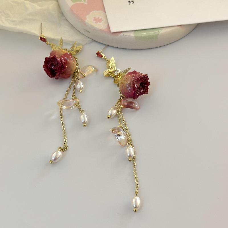Court-style Retro Romantic Natural Red Rose Flower Copper-plated with Real Gold Pearl Earrings As A Design Accessory Stud Earrings