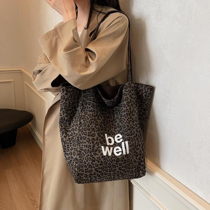 Retro leopard print canvas bag shopping bag tote bag women's 2025 new casual canvas bag portable student cloth bag