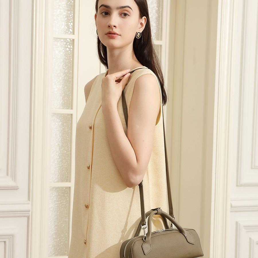 New genuine leather baguette bag, top-layer cowhide underarm shoulder bag, niche large-capacity handbag, fashionable baguette bag