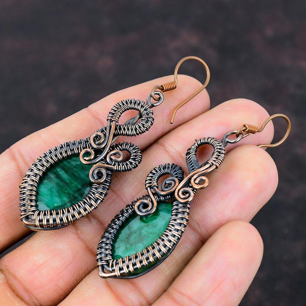 Facettierter Sambischer Smaragd Ohrring Kupferdraht umwickelter Ohrring Handgemachte Ohrringe Edelsteinohrring Geschenk für besonderen Anlass Erstaunlicher Kupferschmuck