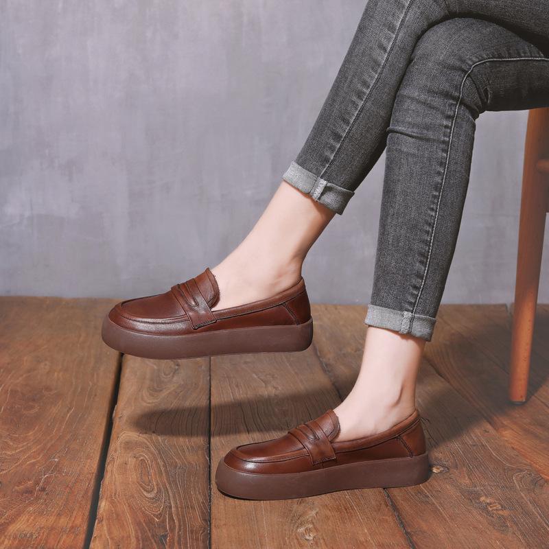 The first layer of cowhide loafers for women's spring and autumn 2025 new one-pedal single shoes with soft soles, retro British style small leather sh