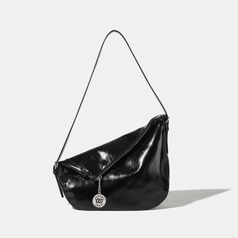 Women s French-style niche bag, high-end shoulder underarm bag, 2024 spring new soft leather crossbody saddle bag Default