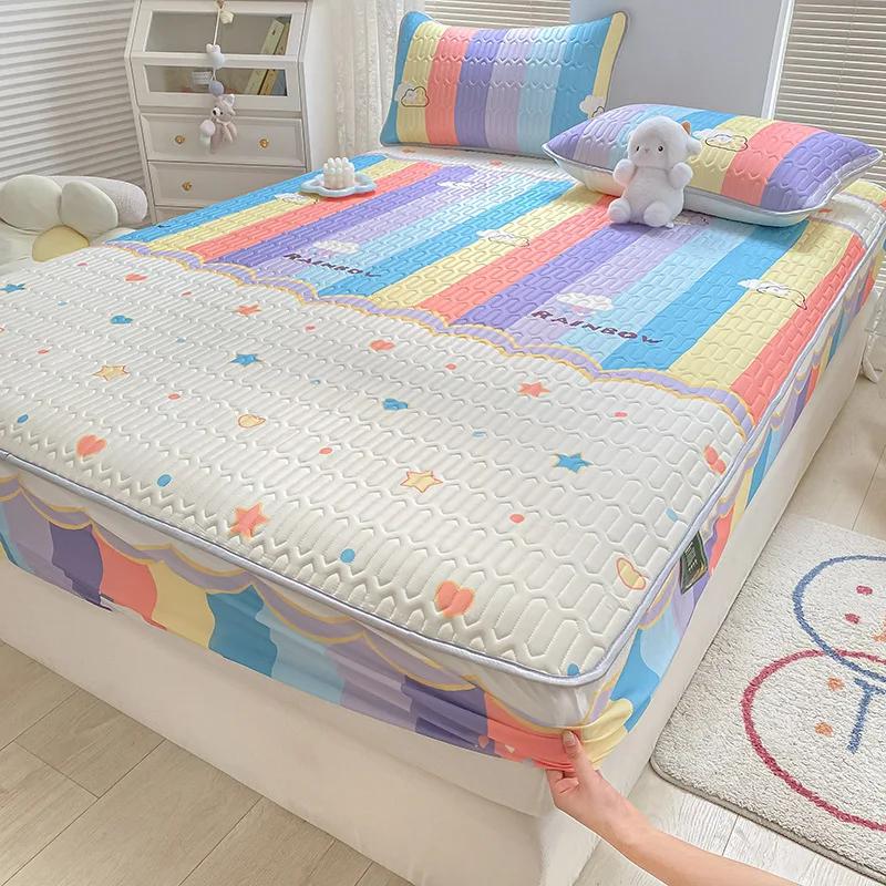 

Новый летний матрасный наматрасник, трехсекционный комплект, может быть дополнен таким же прохладным шелковым летним одеялом 150x200cm 3pcs