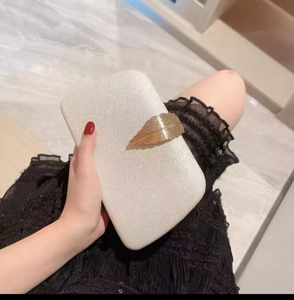 Women's Fashion Classic Leaf Buckle Box Dinner Bag Clutch Party Bag Annual Party Reception Handbag Chain Bag Wedding Mini Ba