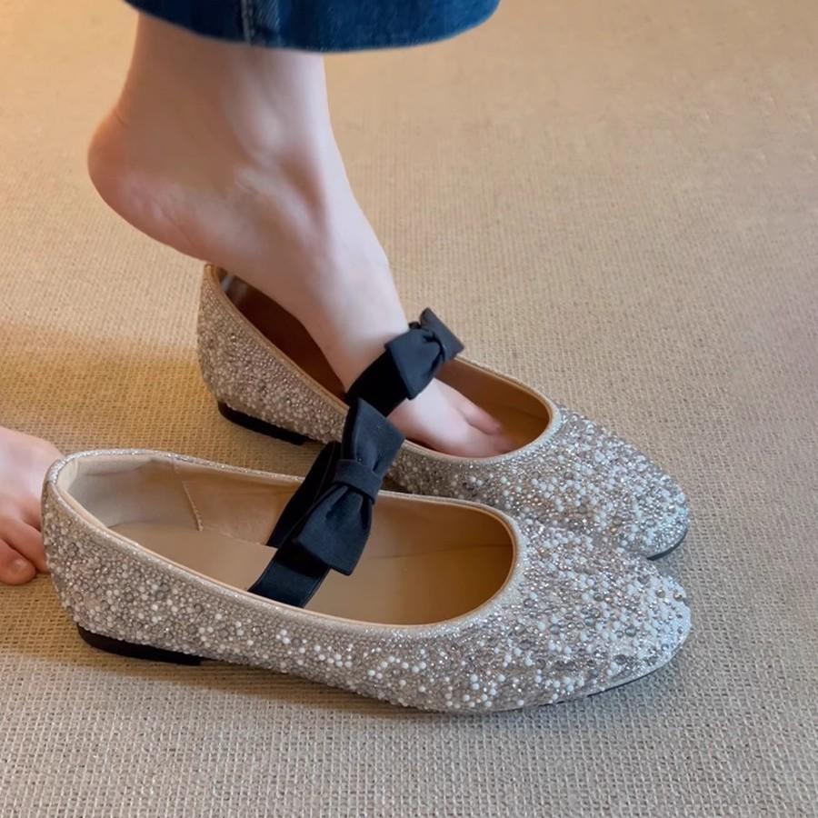 Sheepskin version~ Xiaoxiangfeng rhinestone bow flats, round head one-word strap ballet shoes, shallow mouth Mary Jane single shoes