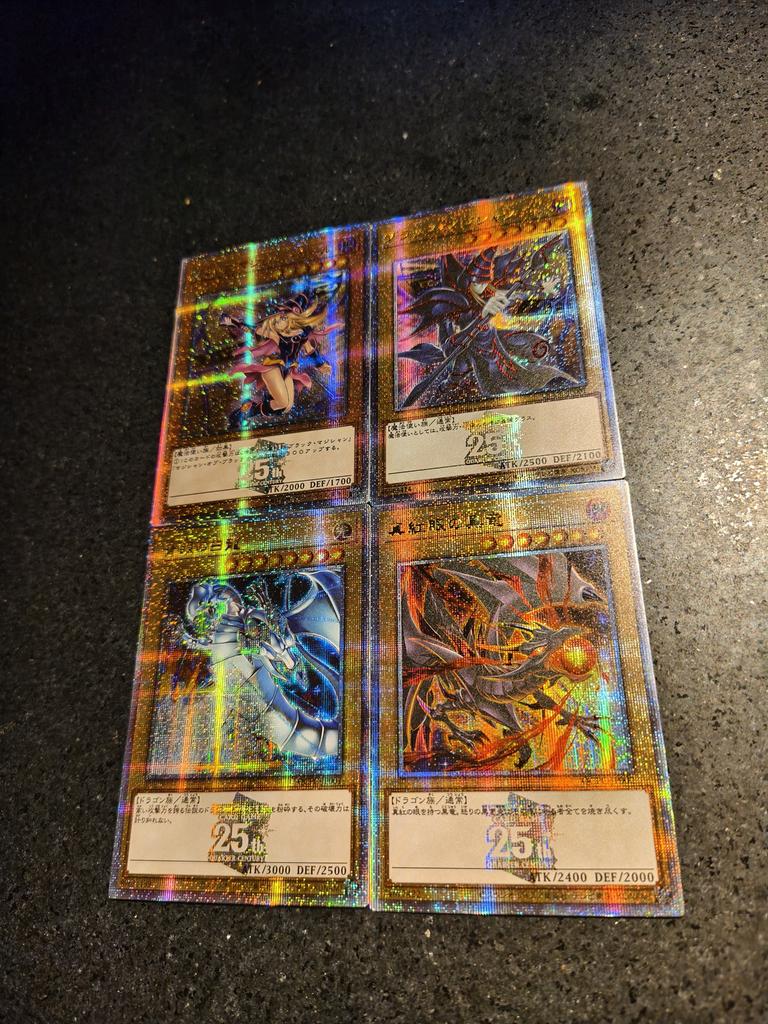 Bastel-Set 4 Stück/Set Yu-gi-oh! Selbstgemachte Kartensammlung Glas Flash Vergoldete Laser Flashs Anime Spielzeug Geschenk Cartoon