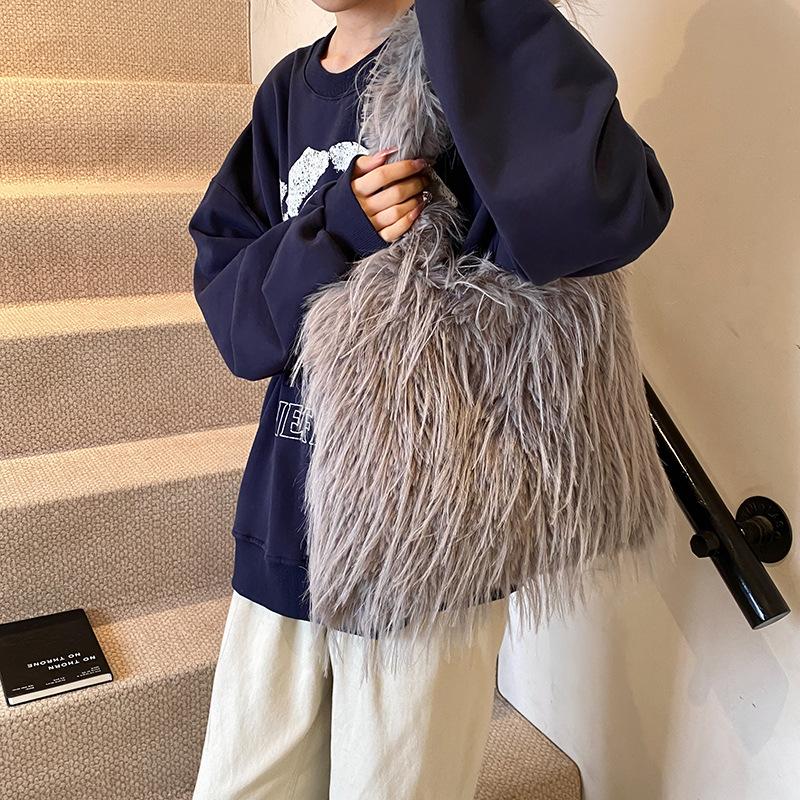 Autumn and Winter Large-capacity Plush Bag Women's 2025 New Casual Foreign-style Shoulder Bag Tote Bag Plush Bucket Bag